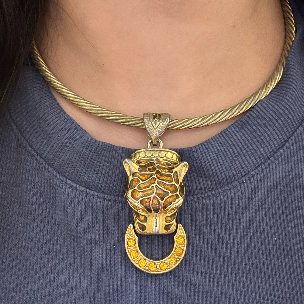 VTG Gold Tone Jaguar Cheetah Panther Knob Pendant Chocker Pendant Necklace